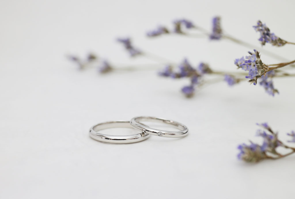 プラチナのふたりで手作りしたシンプルな結婚指輪