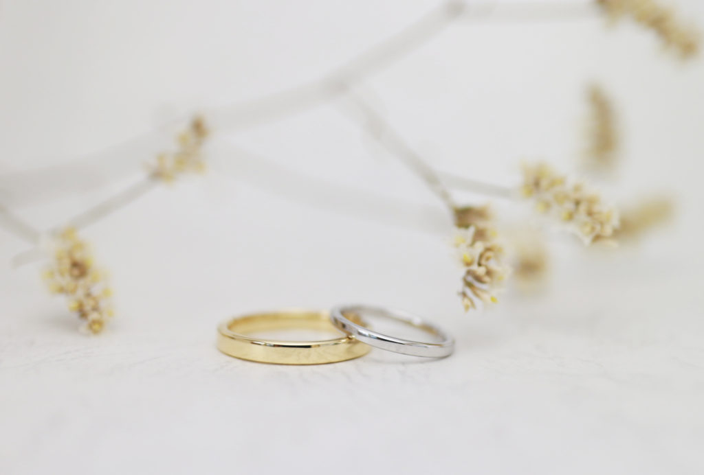 プラチナとゴールドのシンプルな手作り結婚指輪