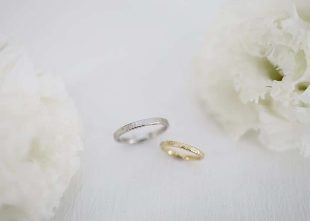 アンティークな雰囲気の結婚指輪