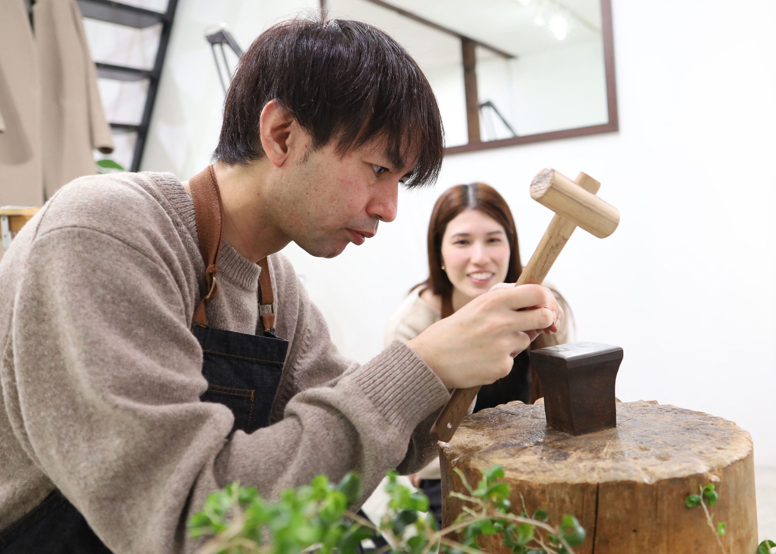 一人で難しい工程は協力して